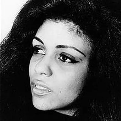 Lyn Collins